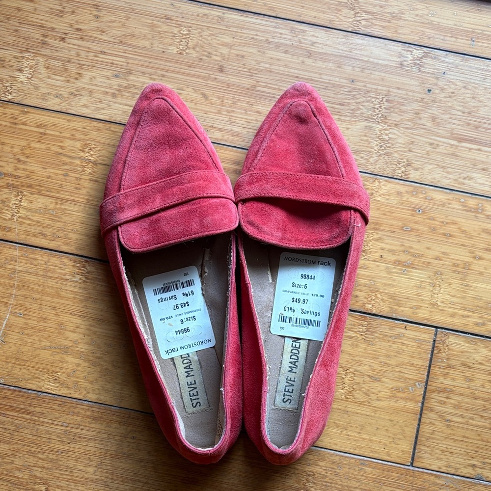 NWT! Brick Red Pointy Toed Flats - Steve Madden 6